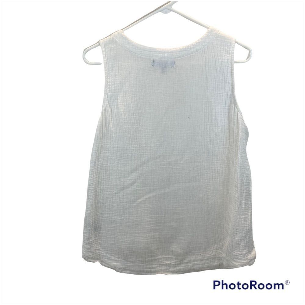 Ladies Marled Essentials‎ White Sleeveless Textured Raw Hem Blouse Size Medium - Picture 10 of 11
